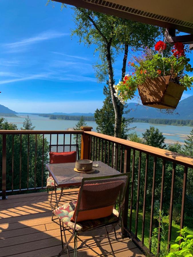 تشيليواك The Fraser River'S Edge B&B Lodge المظهر الخارجي الصورة