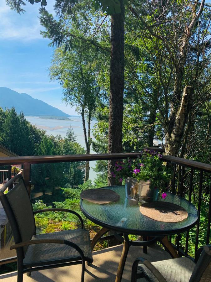 تشيليواك The Fraser River'S Edge B&B Lodge المظهر الخارجي الصورة