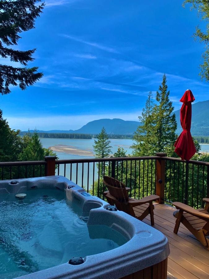 تشيليواك The Fraser River'S Edge B&B Lodge المظهر الخارجي الصورة