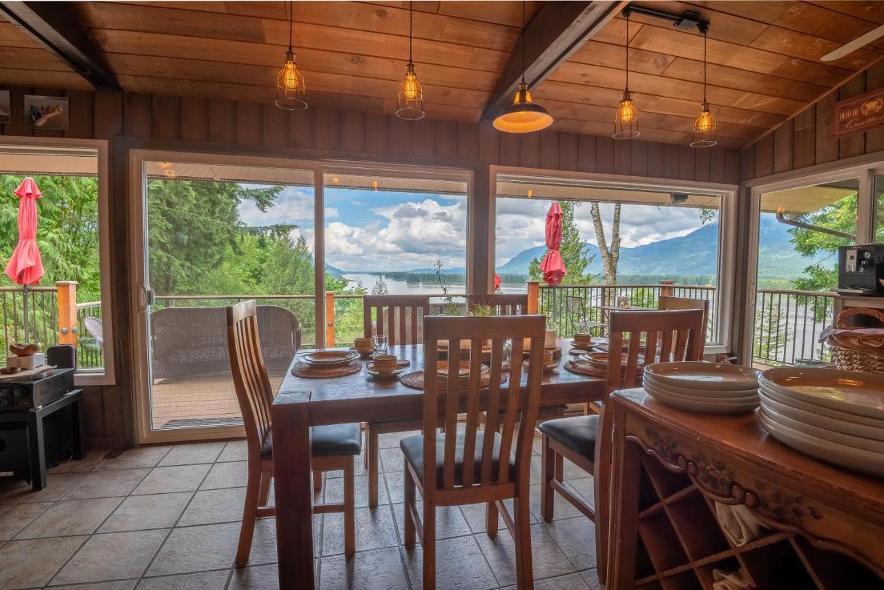 تشيليواك The Fraser River'S Edge B&B Lodge المظهر الخارجي الصورة