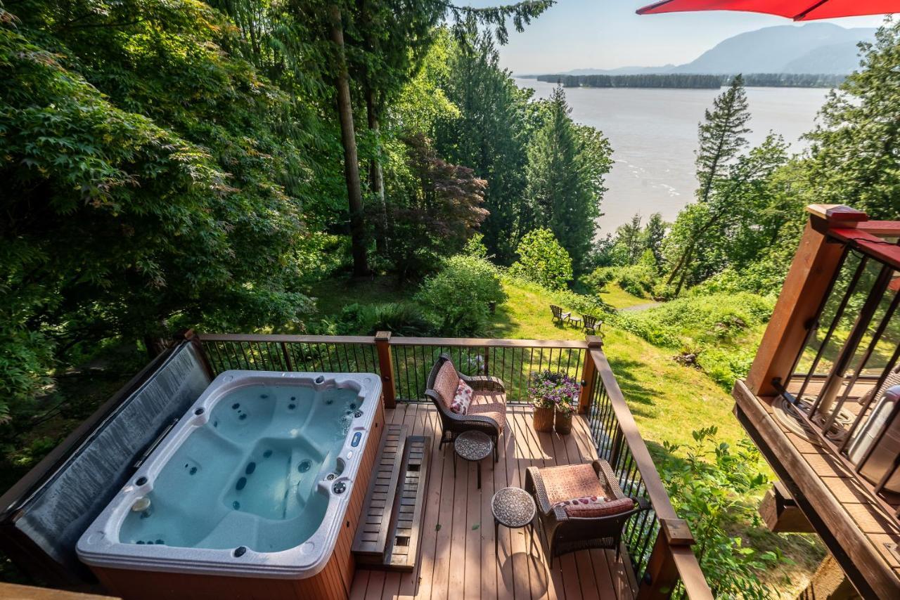 تشيليواك The Fraser River'S Edge B&B Lodge المظهر الخارجي الصورة
