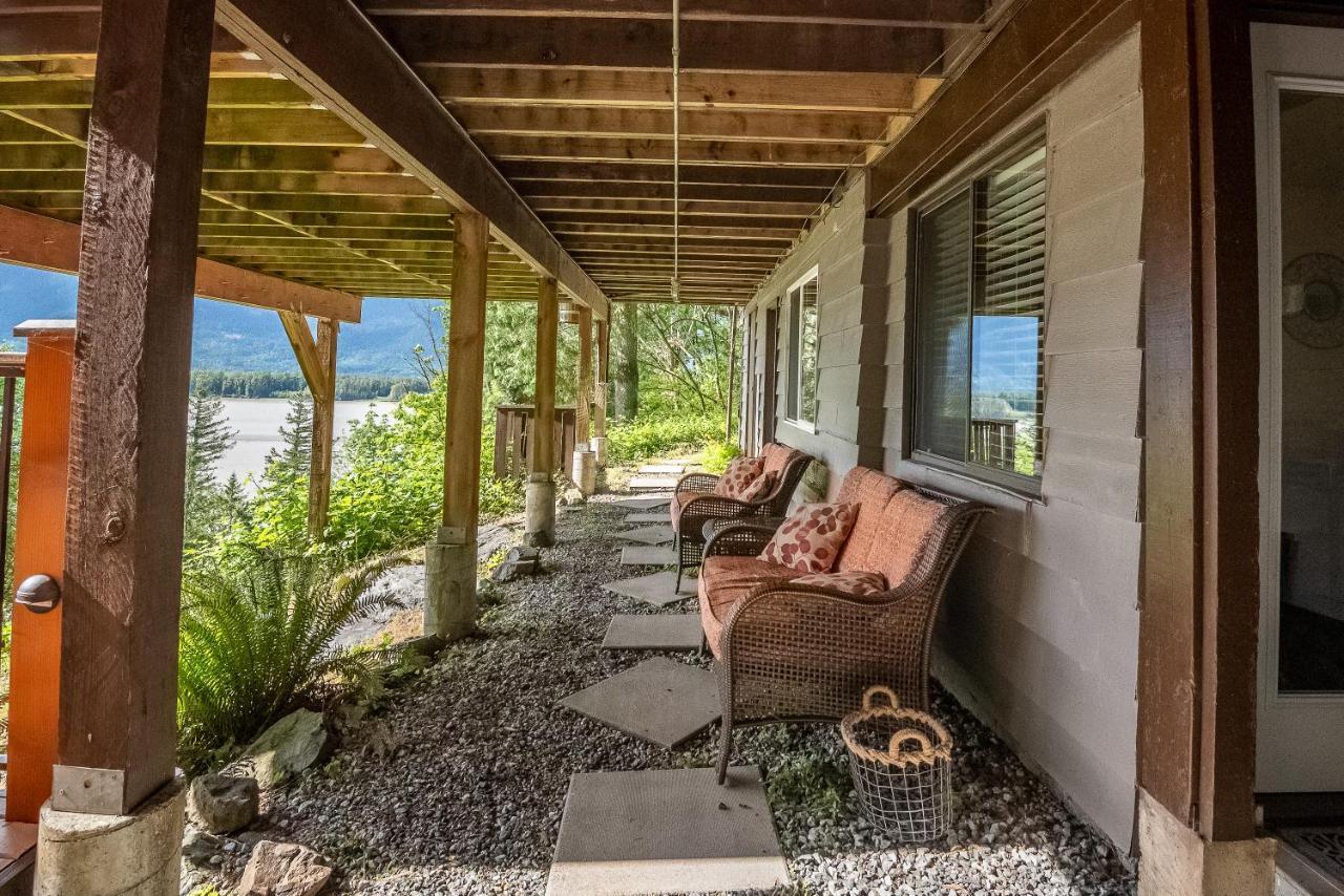 تشيليواك The Fraser River'S Edge B&B Lodge المظهر الخارجي الصورة